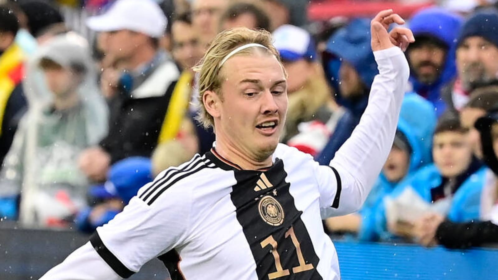 Watch: Julian Brandt scores only goal of the game with delicate chipped finish