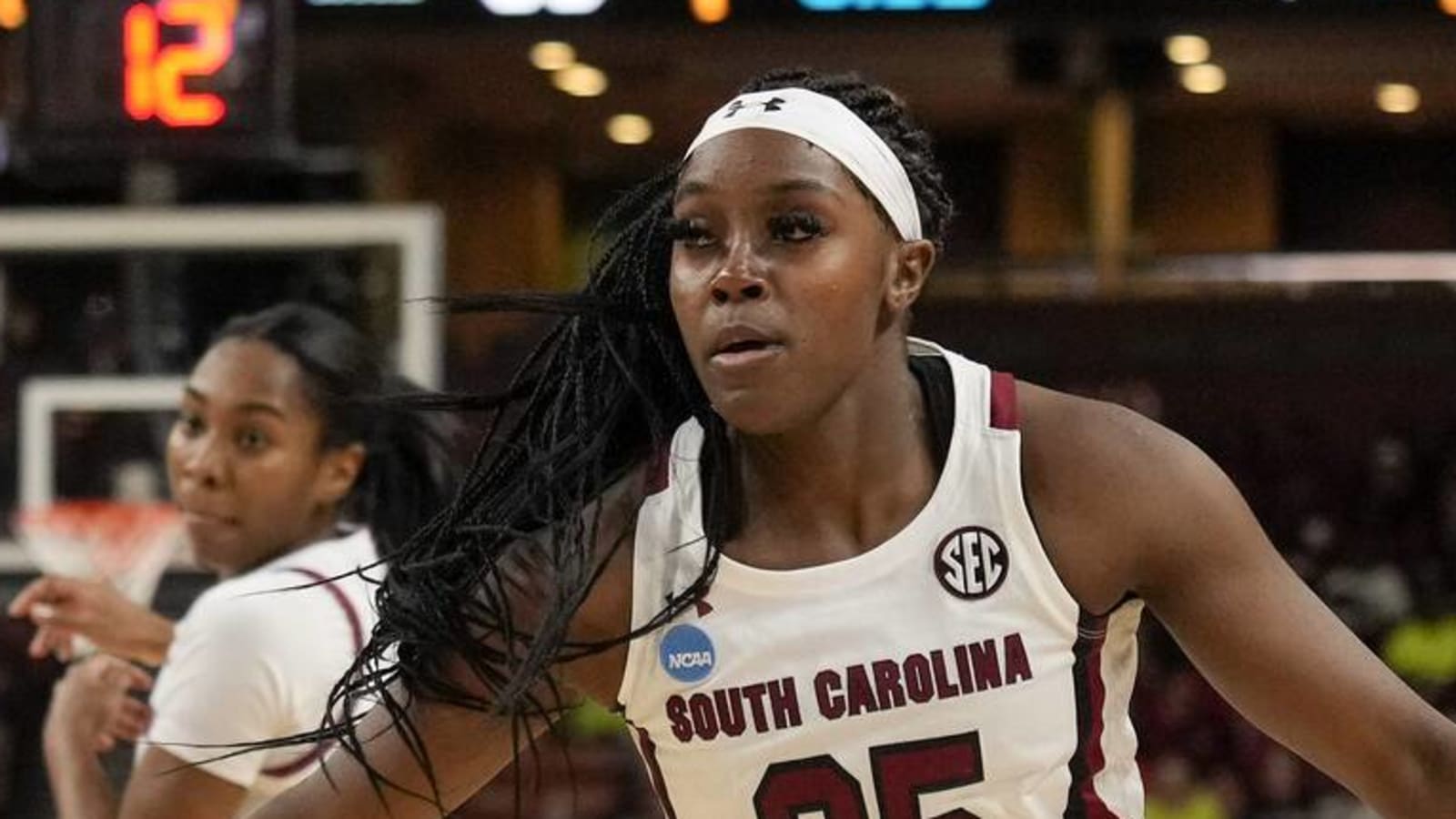 South Carolina women remain perfect, reach another Elite Eight