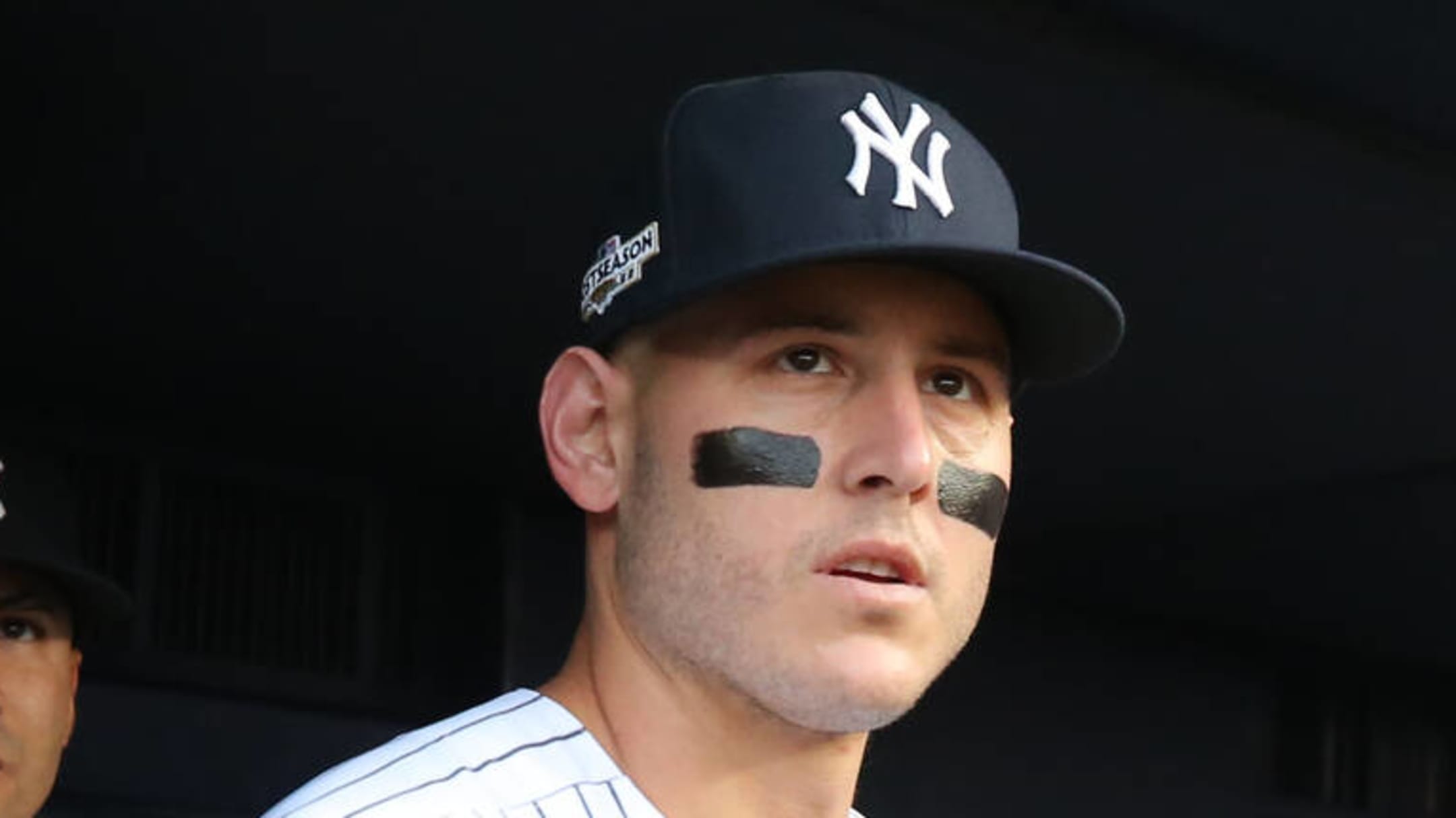 Yankees Resign Anthony Rizzo to Two-Year Deal - The New York Times