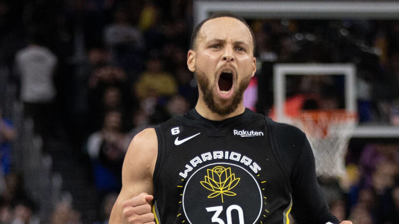 Stephen Curry redefines 'clutch' in Warriors' win over Bucks