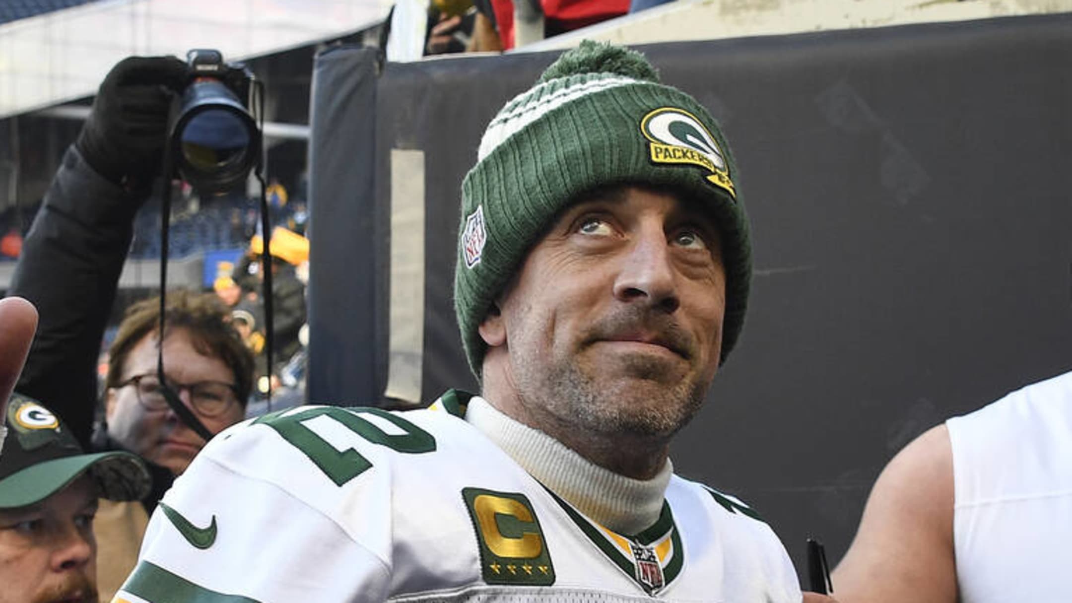 Packers' Rodgers explains why he saluted Bears fans