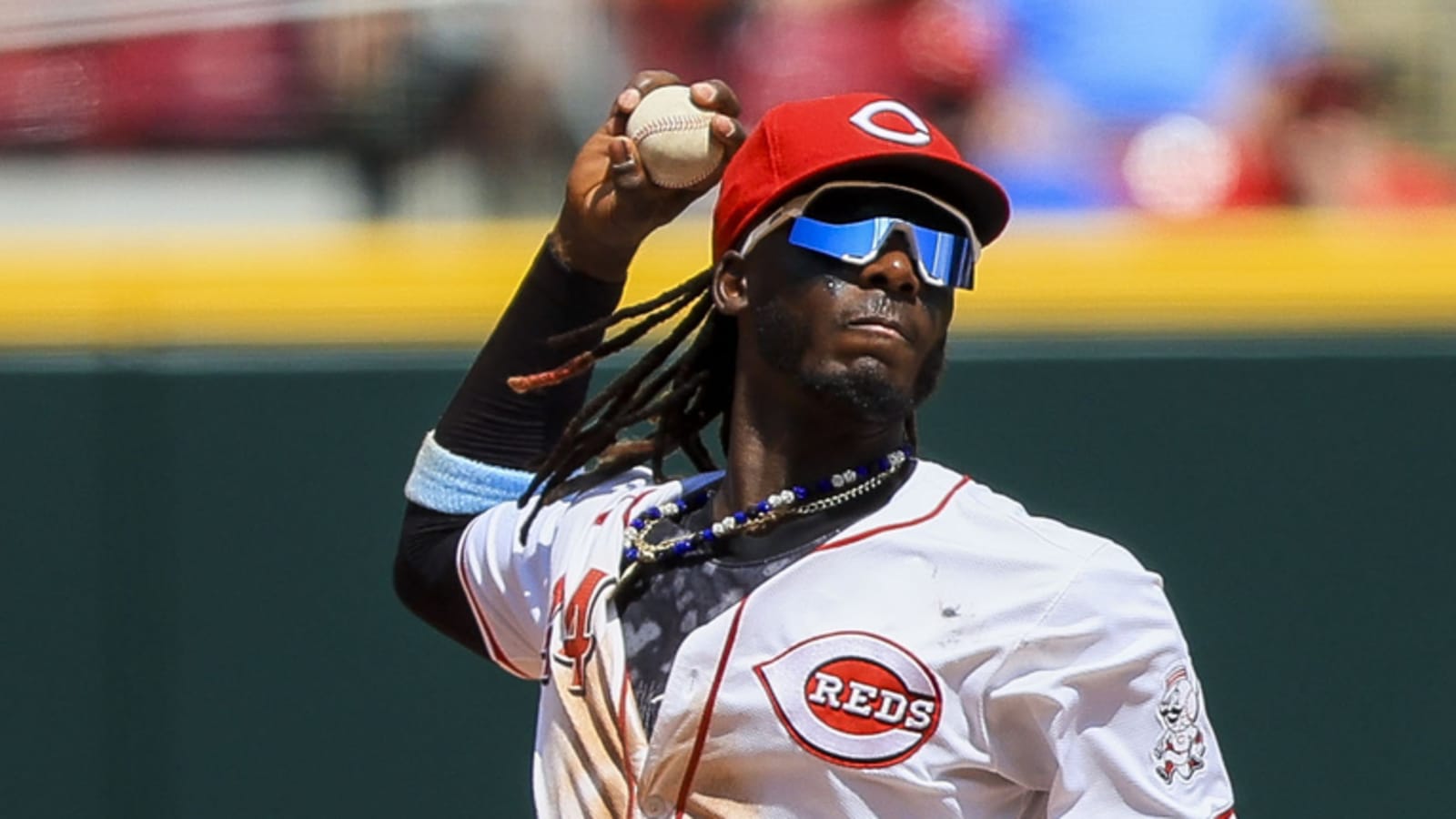 Watch: Reds All-Star De La Cruz hits his 17th HR