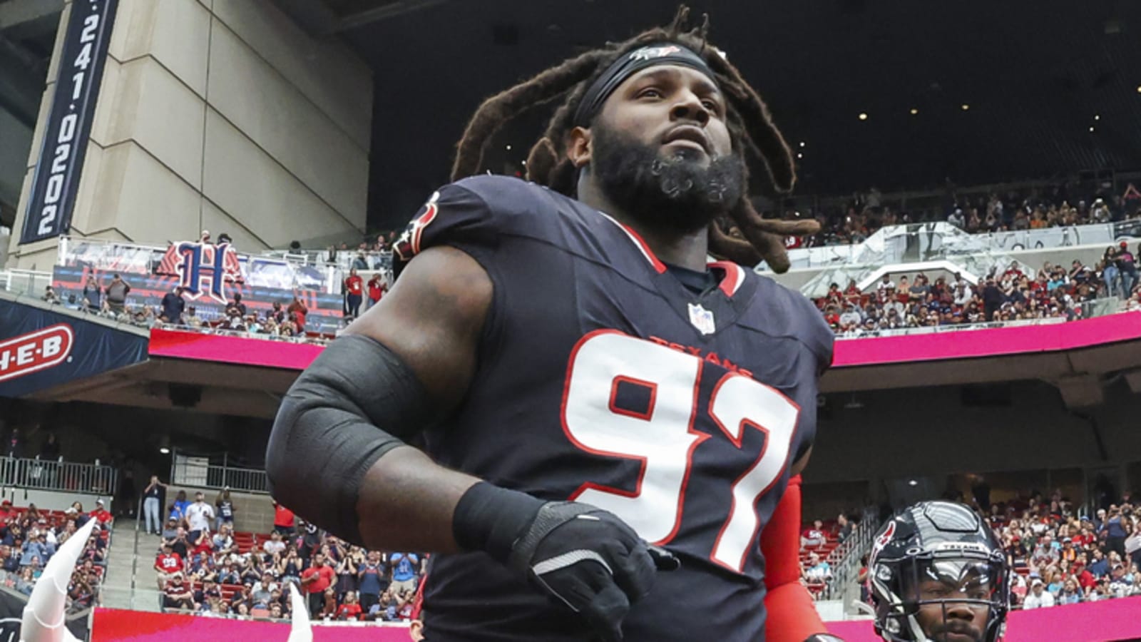Texans to re-sign veteran DL