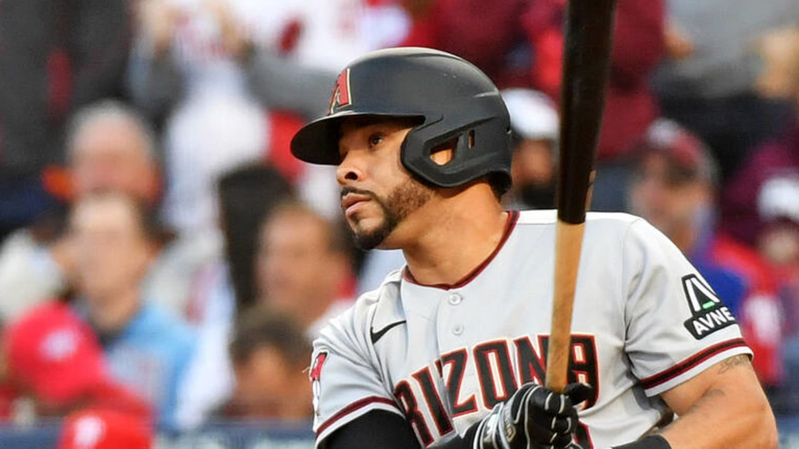 Giants begin series by knocking off West-leading D-backs