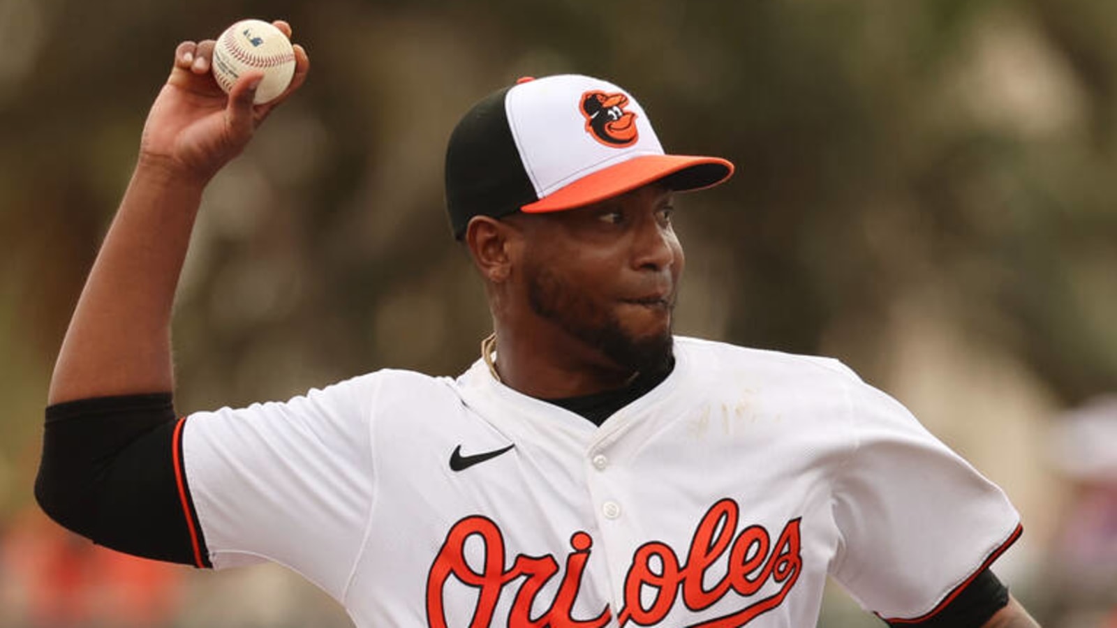 Veteran RHP plans to opt out if not on Orioles roster