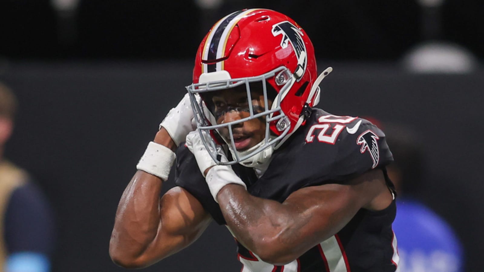 Falcons re-sign CB Dee Alford
