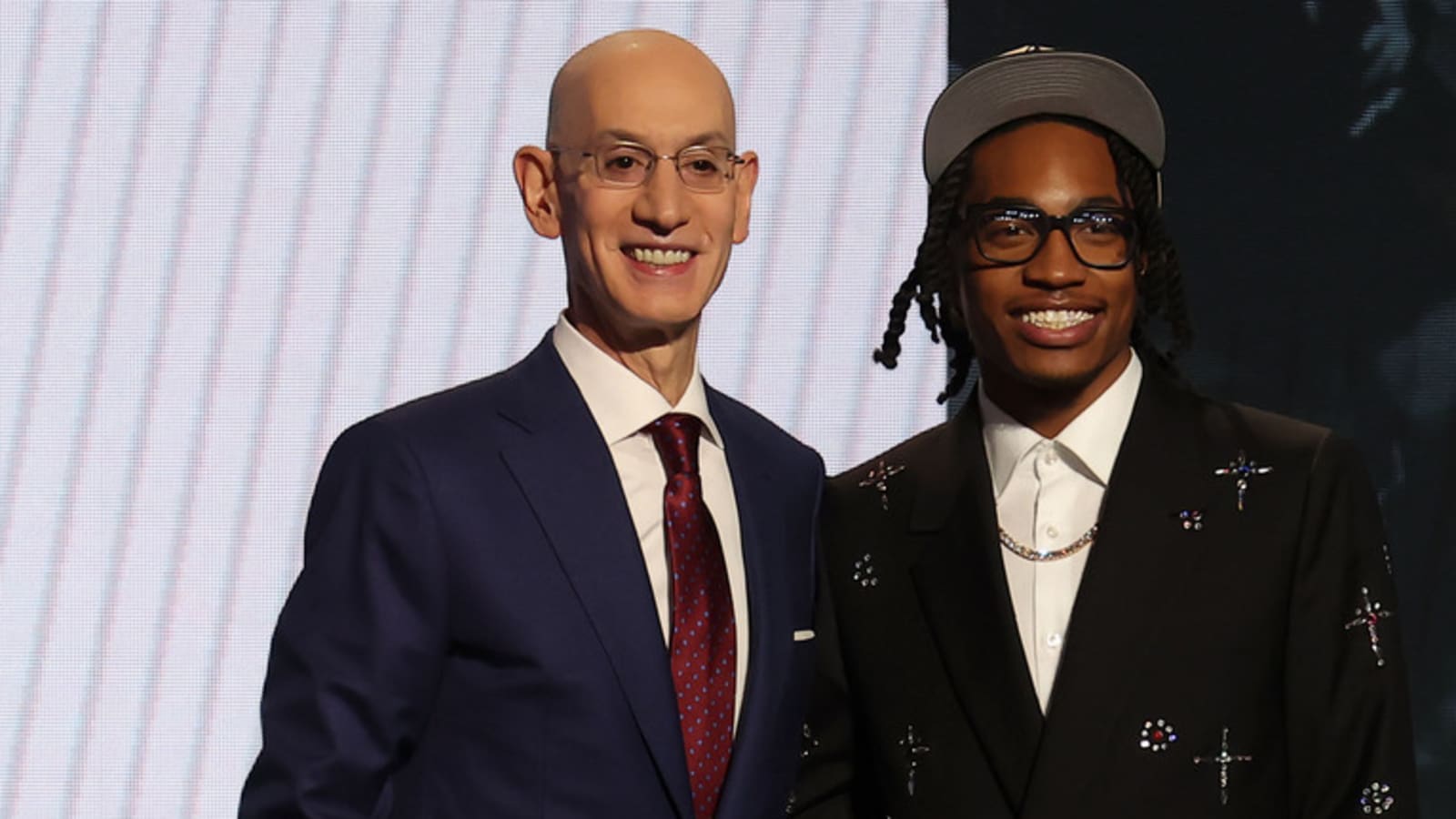 Timberwolves to acquire No. 8 pick Dillingham from Spurs