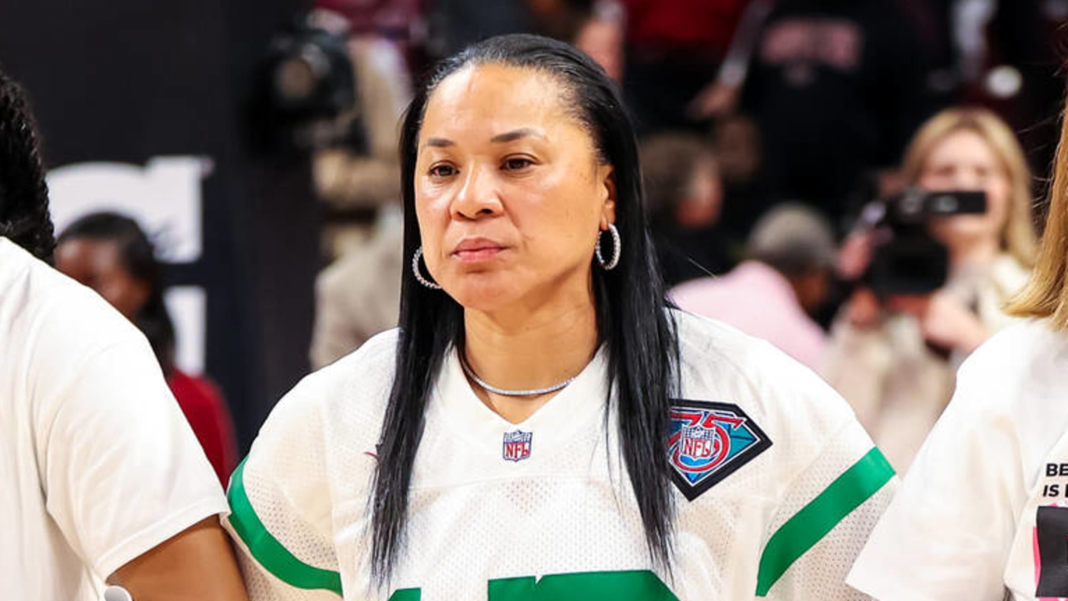 LOOK: Dawn Staley wears old-school Eagles jersey vs. LSU ahead of Super  Bowl 57 - On3