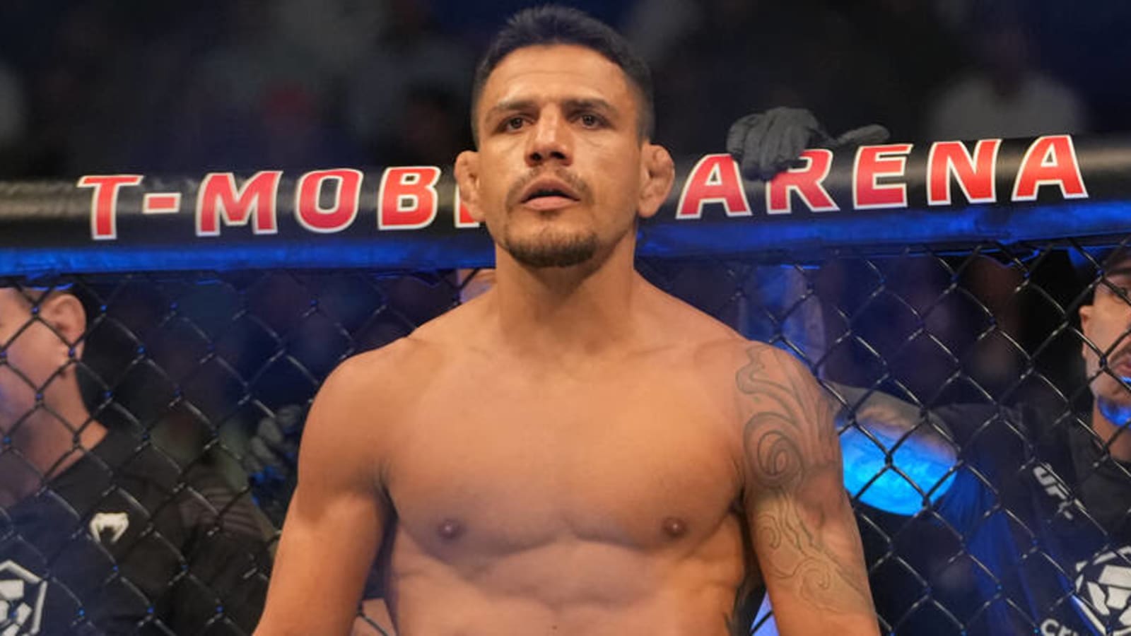 Rafael dos Anjos reacts to KO loss at UFC on ESPN 39: 'That's the game'