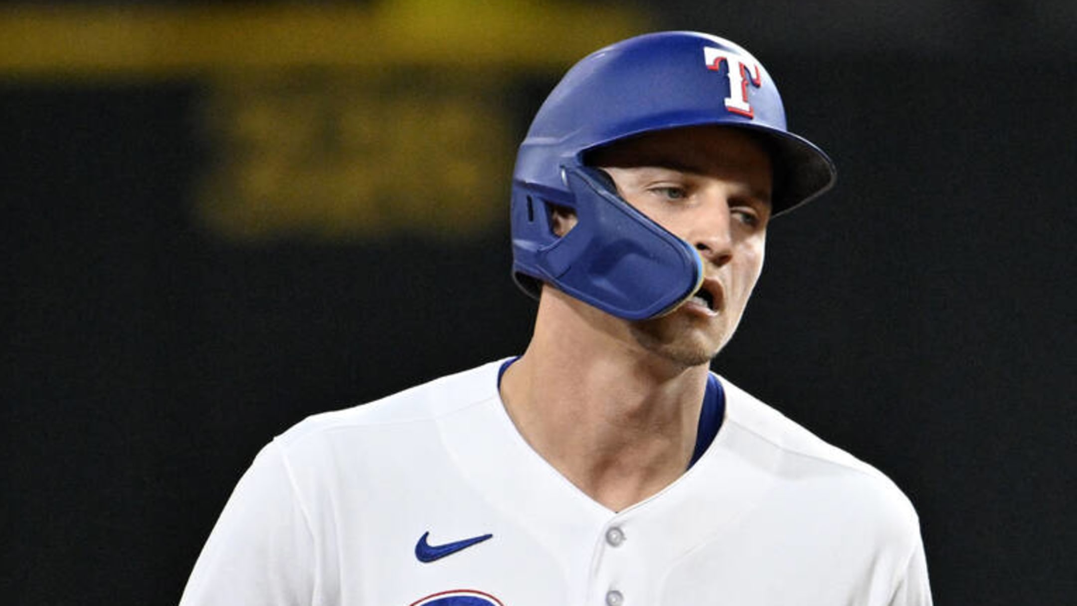 Rangers' Seager intentionally walked with bases loaded