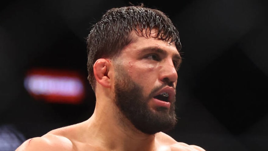 Tsarukyan Chokes Out Alligator; Says Makhachev Is ‘Easy Work’
