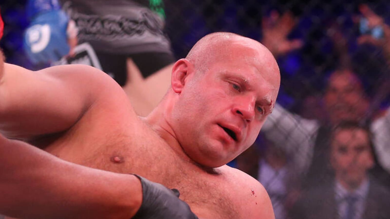 Fedor Emelianenko challenges Mike Tyson for his boxing debut