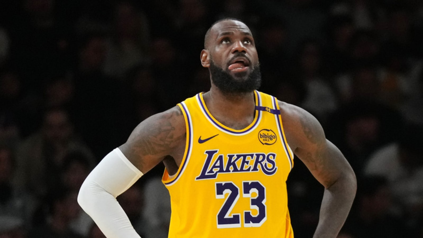 Lakers blowout loss to Heat despite James' production exposes team 
