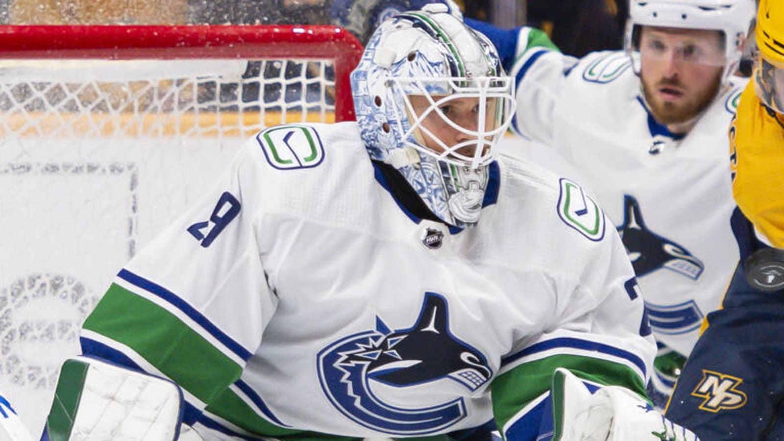 Backup goalie leads Canucks to win, 2-1 lead over Predators