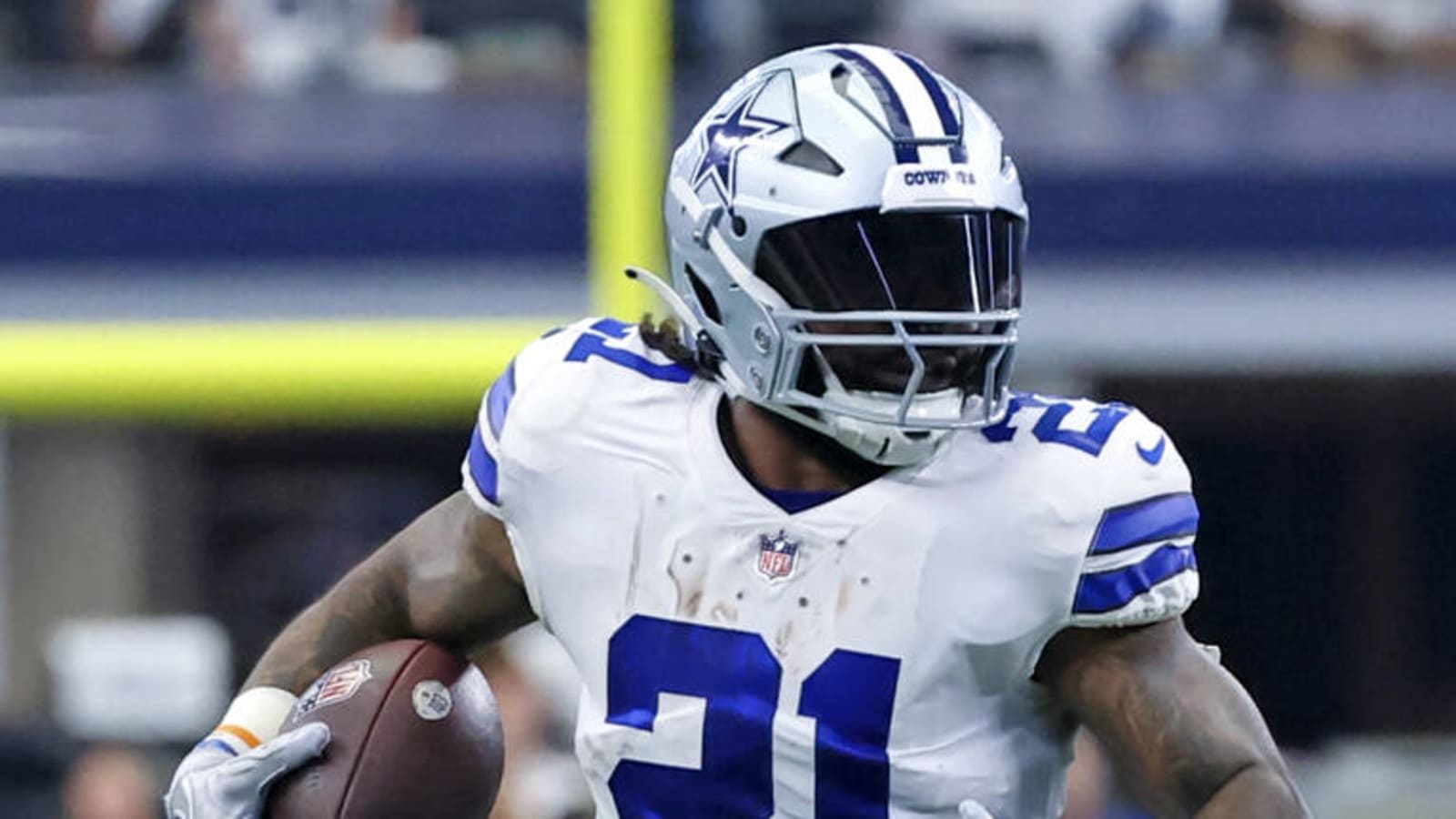 Ezekiel Elliott snaps at reporter after being asked about missing Mavs game  with Odell Beckham Jr.