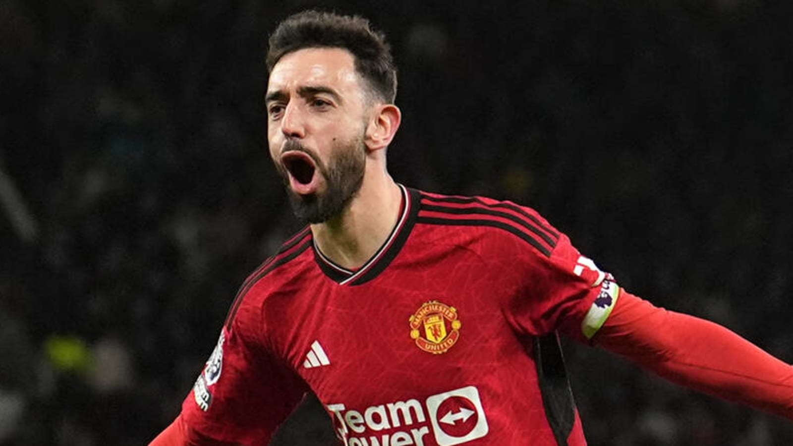 Watch: Bruno Fernandes makes no mistake from the penalty spot against Sheffield United