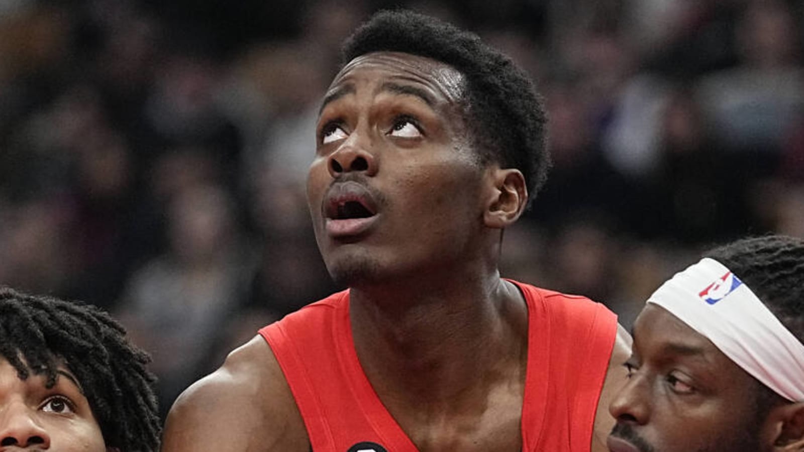 Lakers make first free-agent signing of the summer
