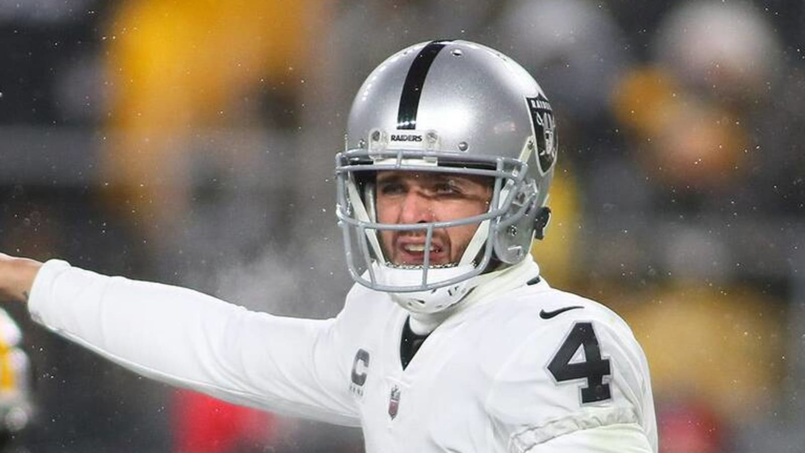 Report reveals reason why Raiders benched Carr