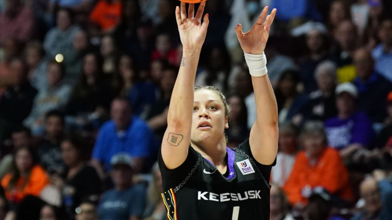 Banham sets WNBA record as Sun pull away from Mercury