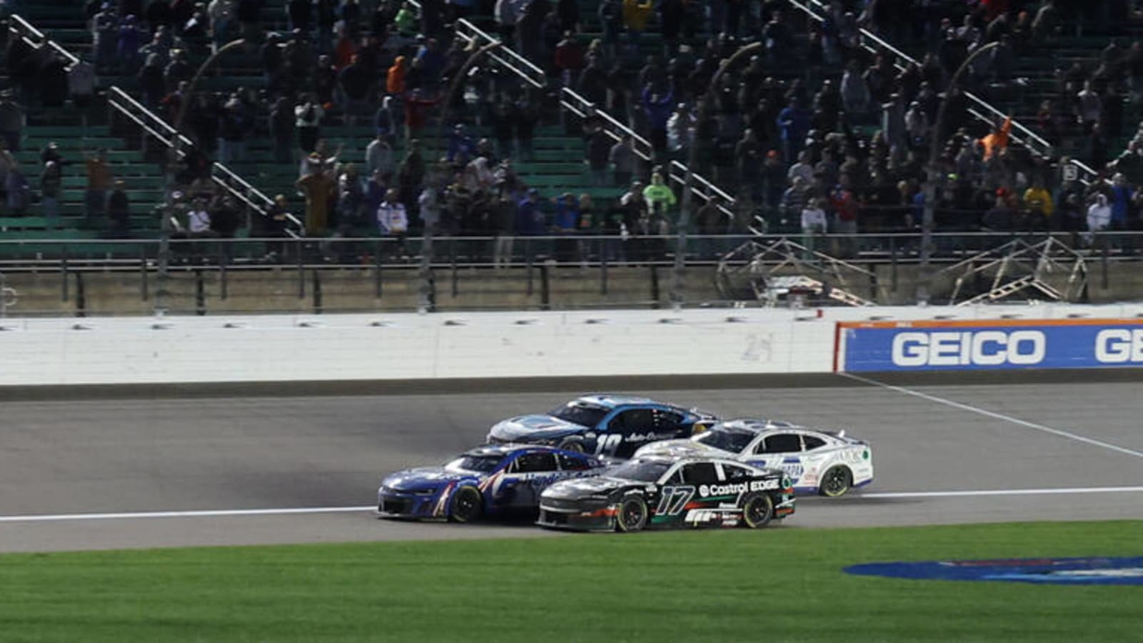 Photo shows just how close Larson, Buescher were in Kansas finish