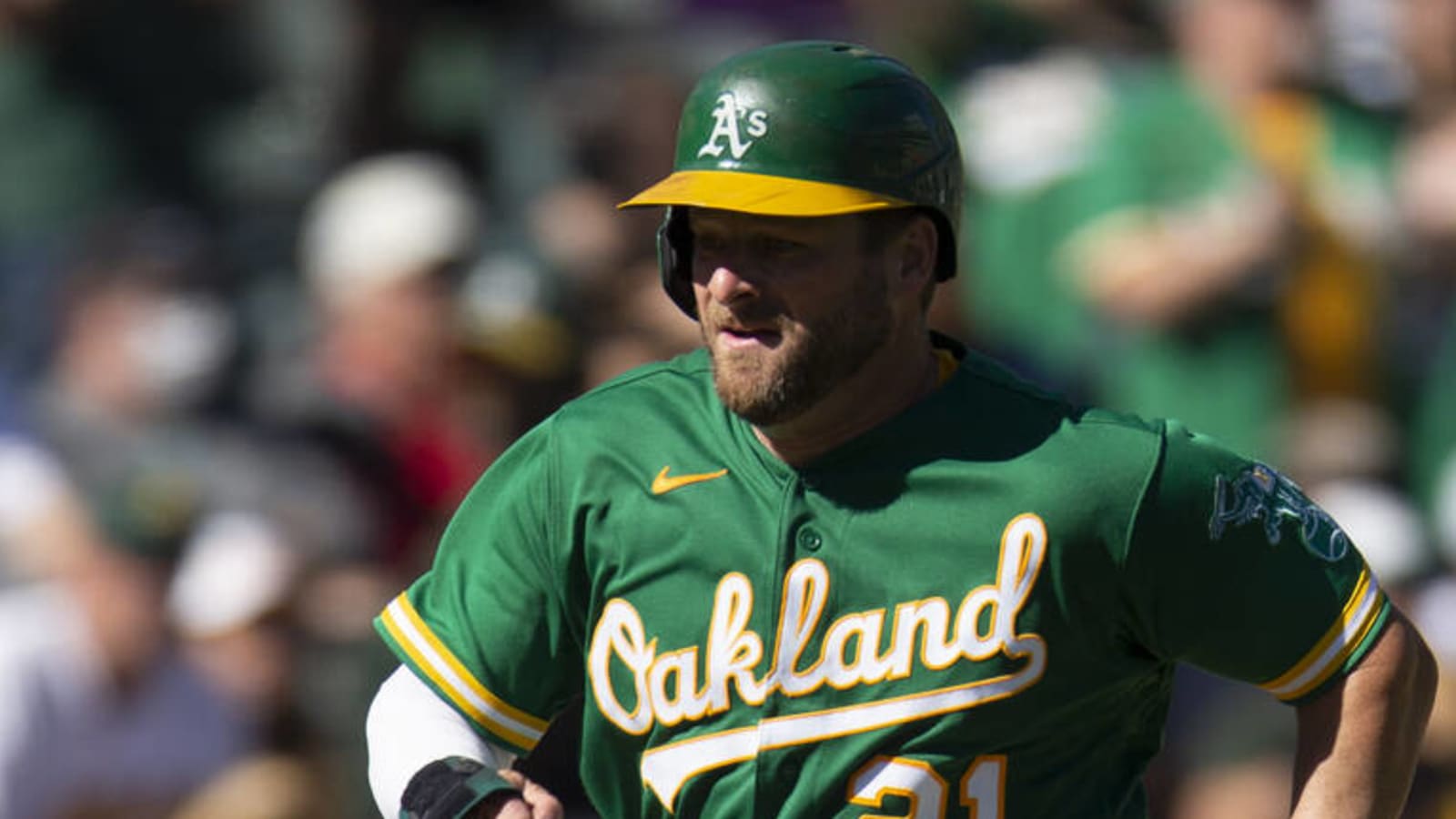 Mariners add Stephen Vogt to coaching staff