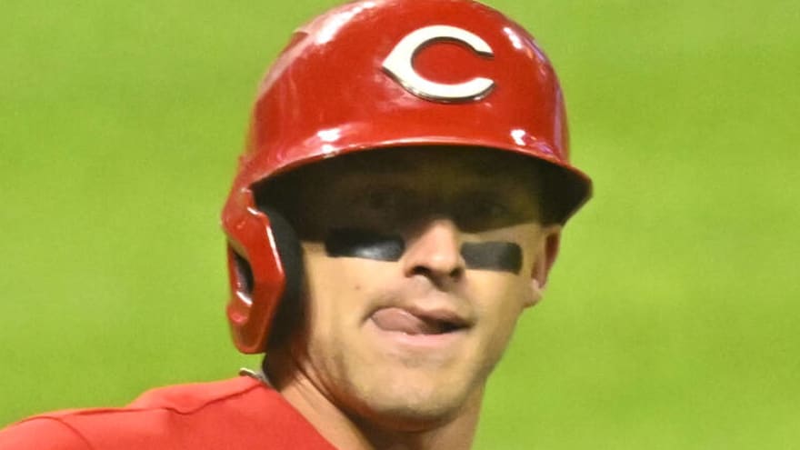 Reds place key outfielder on injured list with broken thumb