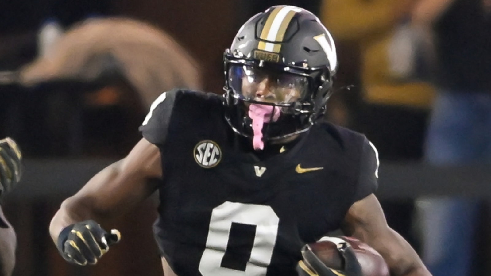 Vanderbilt returns opening kickoff for touchdown against Tennessee