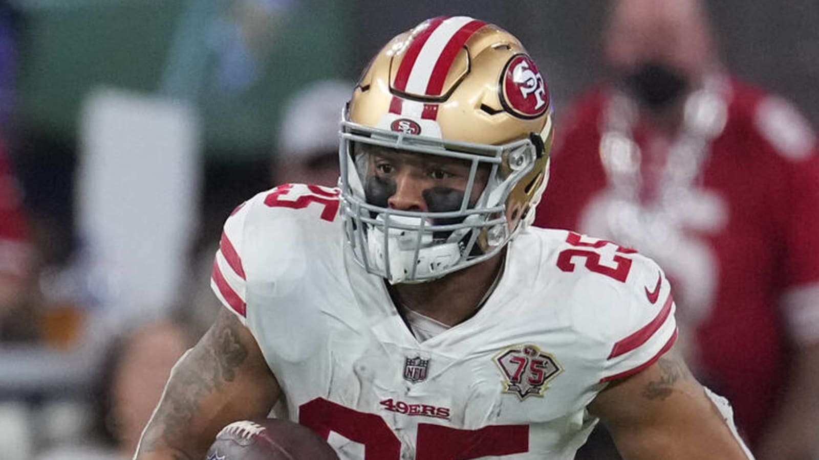 49ers place RB Elijah Mitchell on IR, add RB Marlon Mack