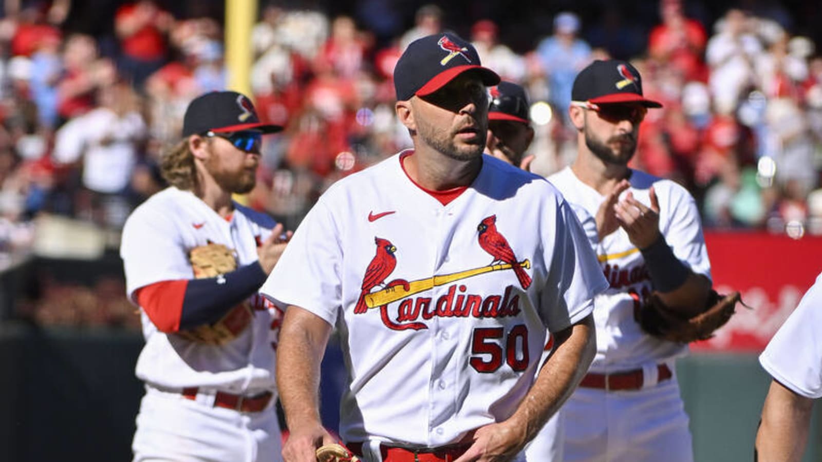 Longtime ace Adam Wainwright returns to Cardinals for 2023 season