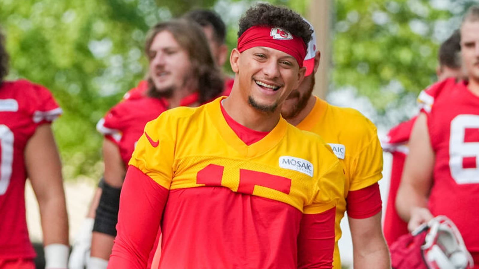 Patrick Mahomes' trainer, teammate respond to Raiders' dig