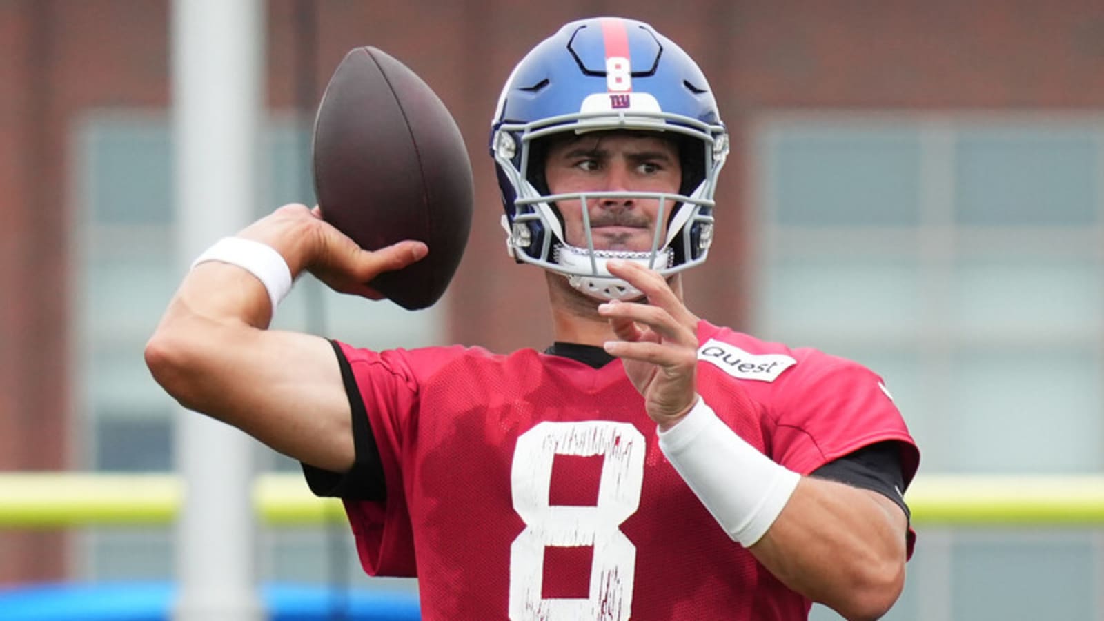 Giants HC, teammate address how Daniel Jones looks in training camp