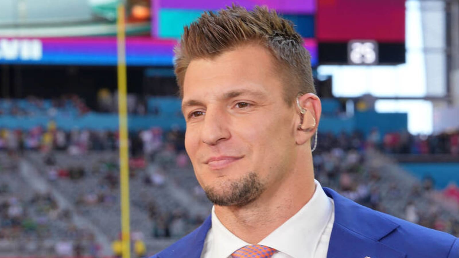 Gronkowski names coach who could get him out of retirement