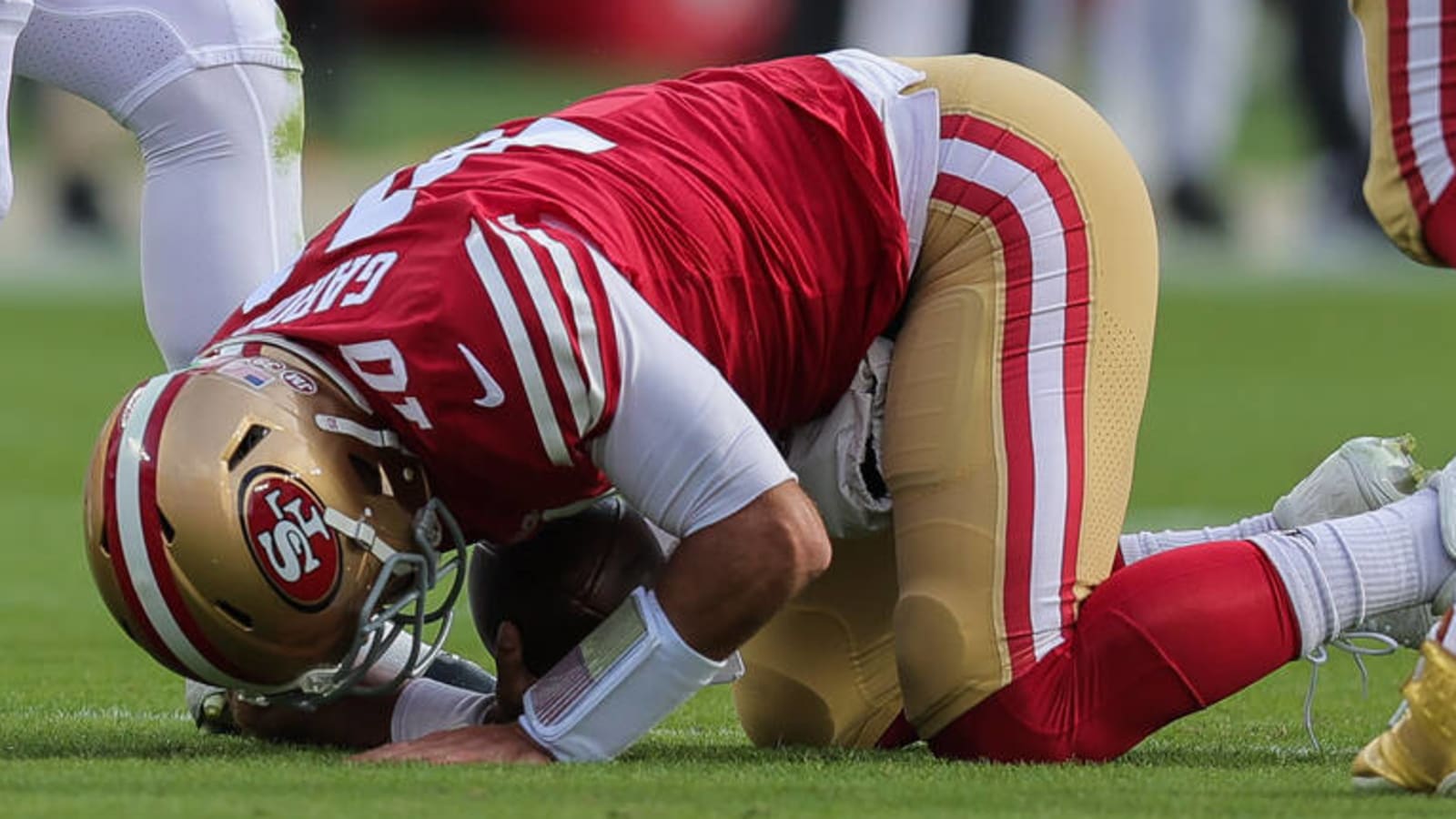 49ers' Garoppolo carted to locker room with ankle injury