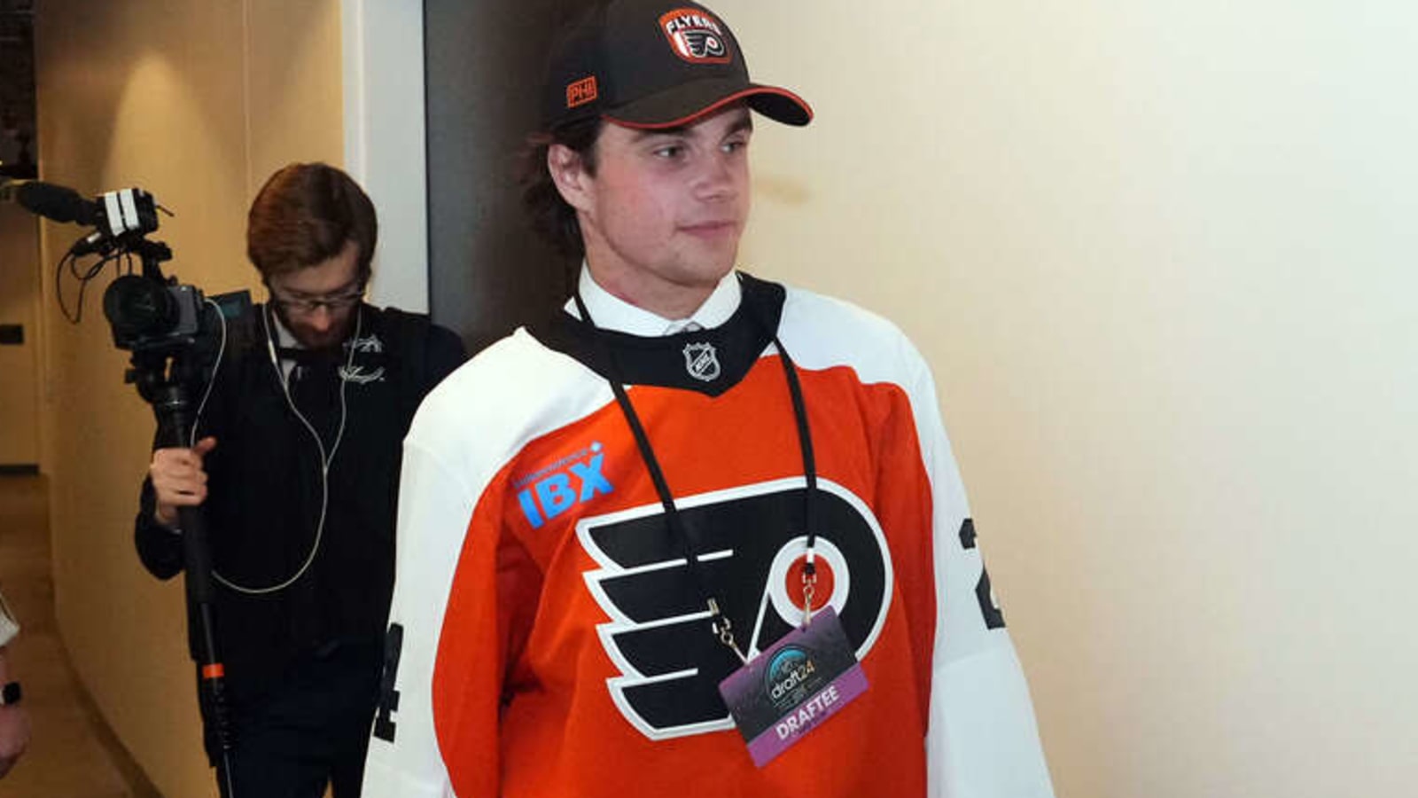 Flyers sign first-round pick to entry-level contract