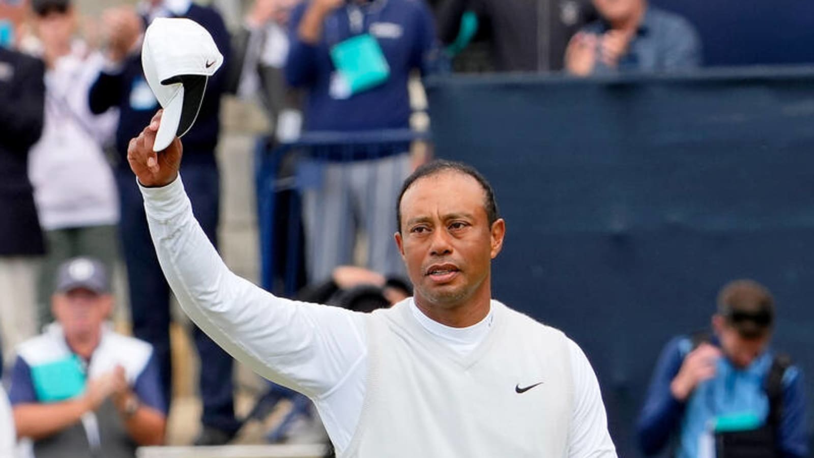 McIlroy, PGA pros applaud Woods for stance on LIV Golf