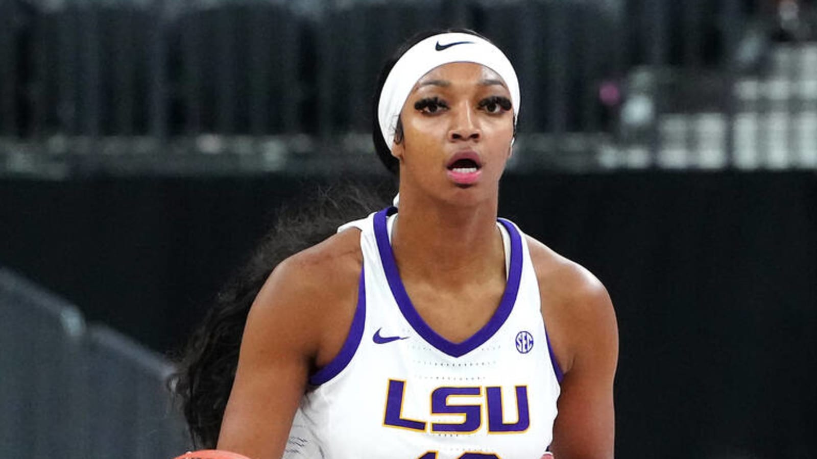 No. 1 LSU women's basketball suffers surprising loss in opener