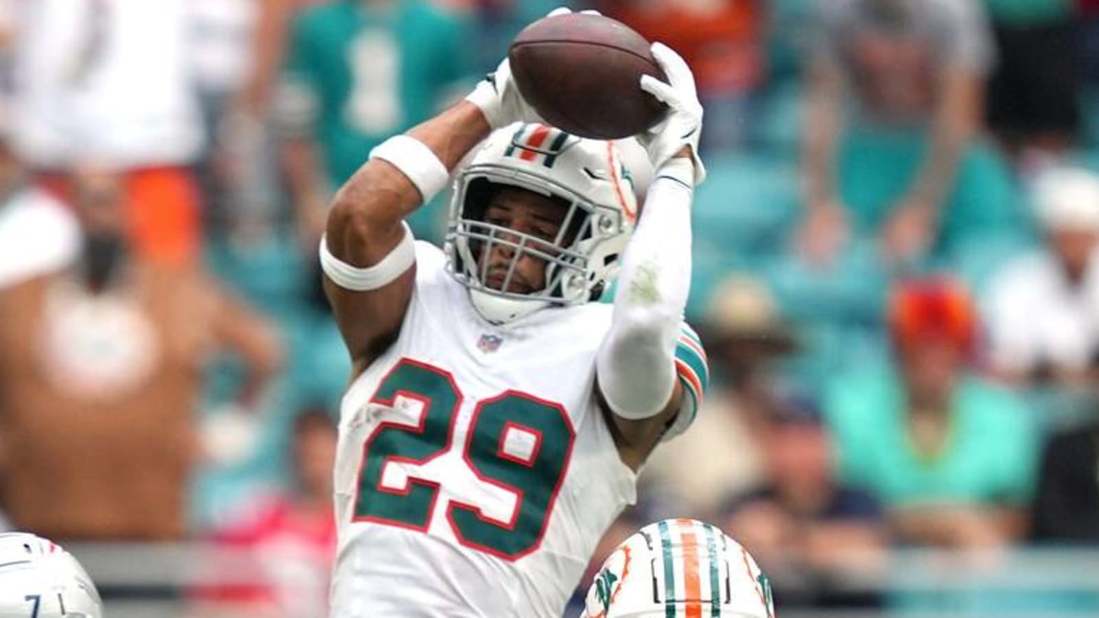 Denver Broncos signing former Miami Dolphins safety Brandon Jones