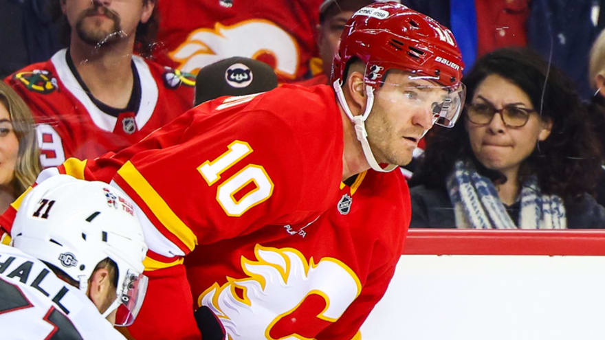 This summer, Huberdeau contacted his coach and GM to help him improve.