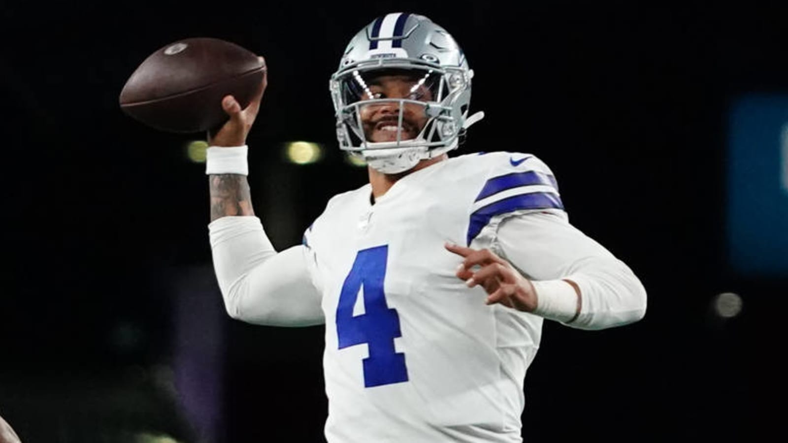 Jones: 'Things are looking good right now about Dak'