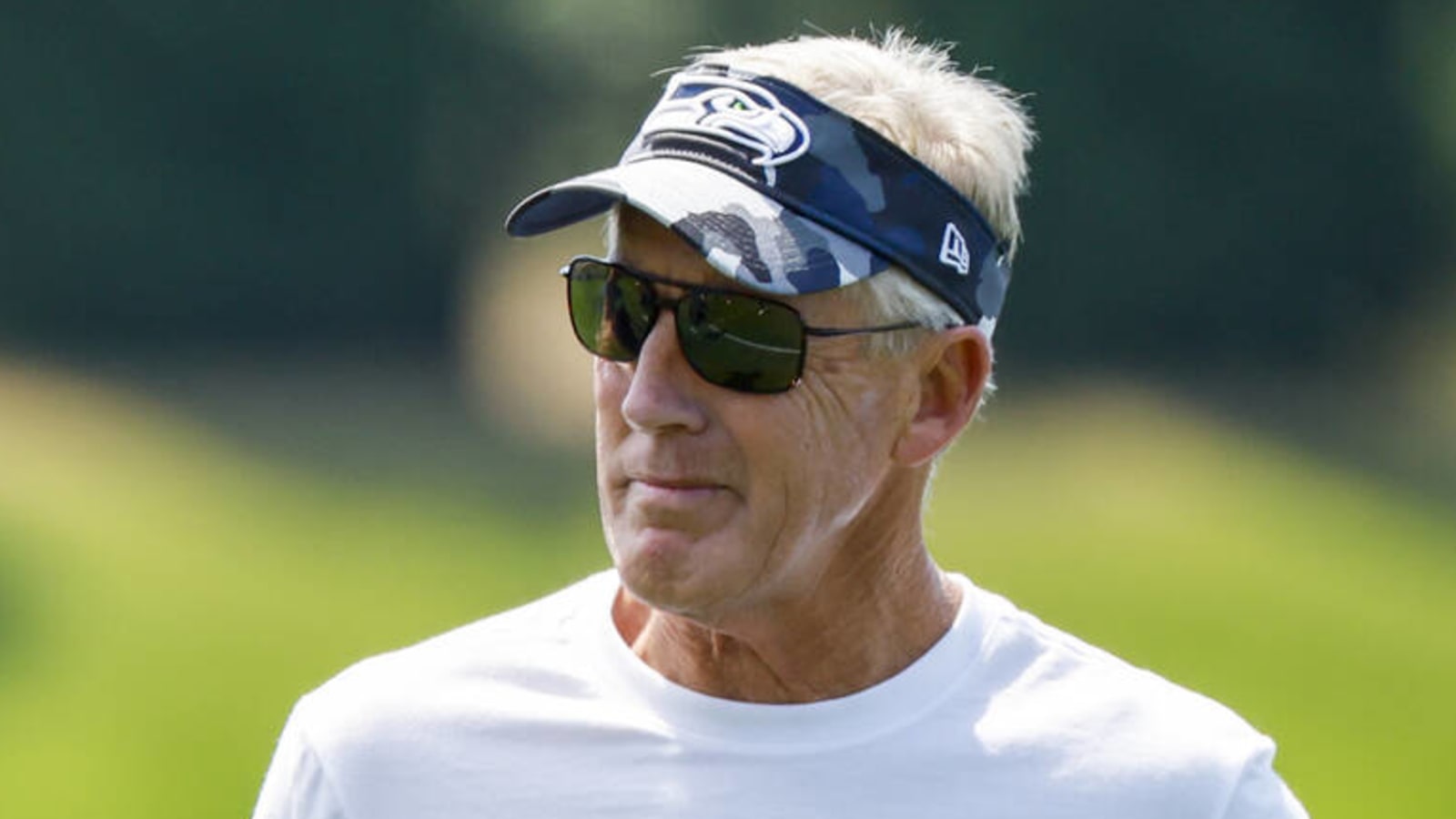 Pete Carroll played scout team quarterback during Seahawks practice