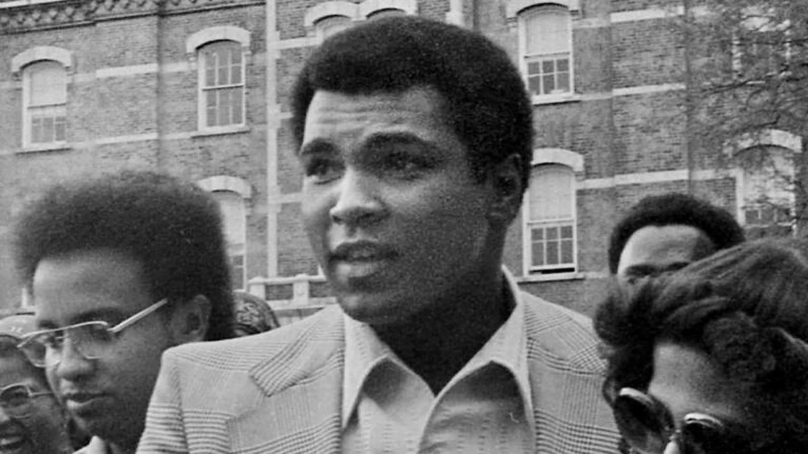 Flashback: Muhammad Ali vs. Ron Lyle in Las Vegas