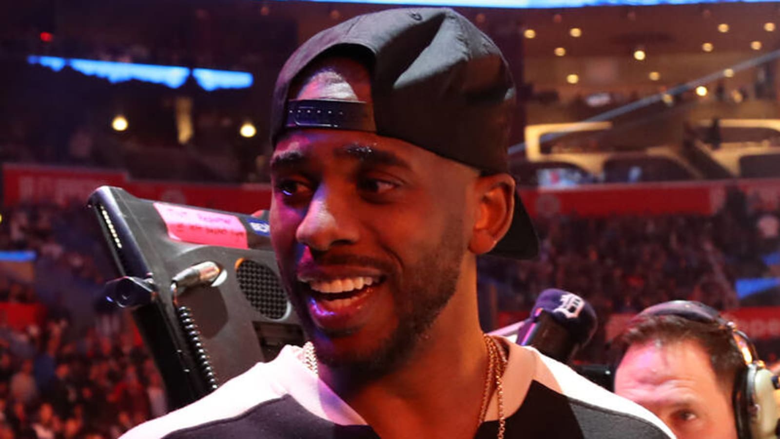 Ex-NBA Ref Labels Chris Paul as a Major A–hole