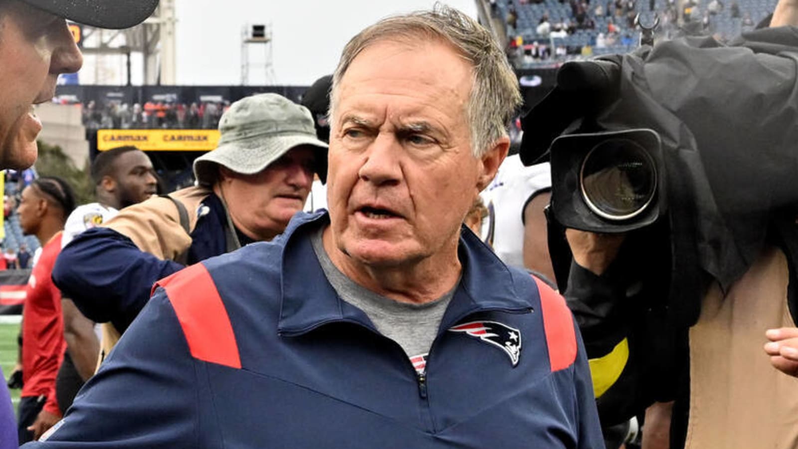 Bill Belichick credits players, coaches after record-tying win