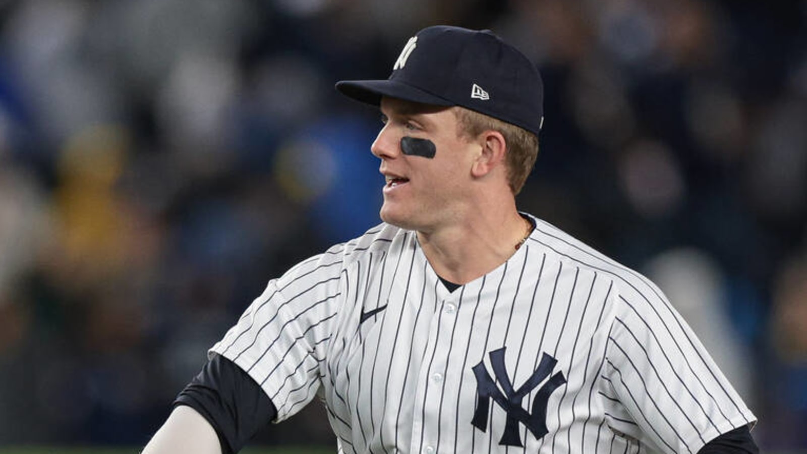 Yankees' Bader chugs three beers at once