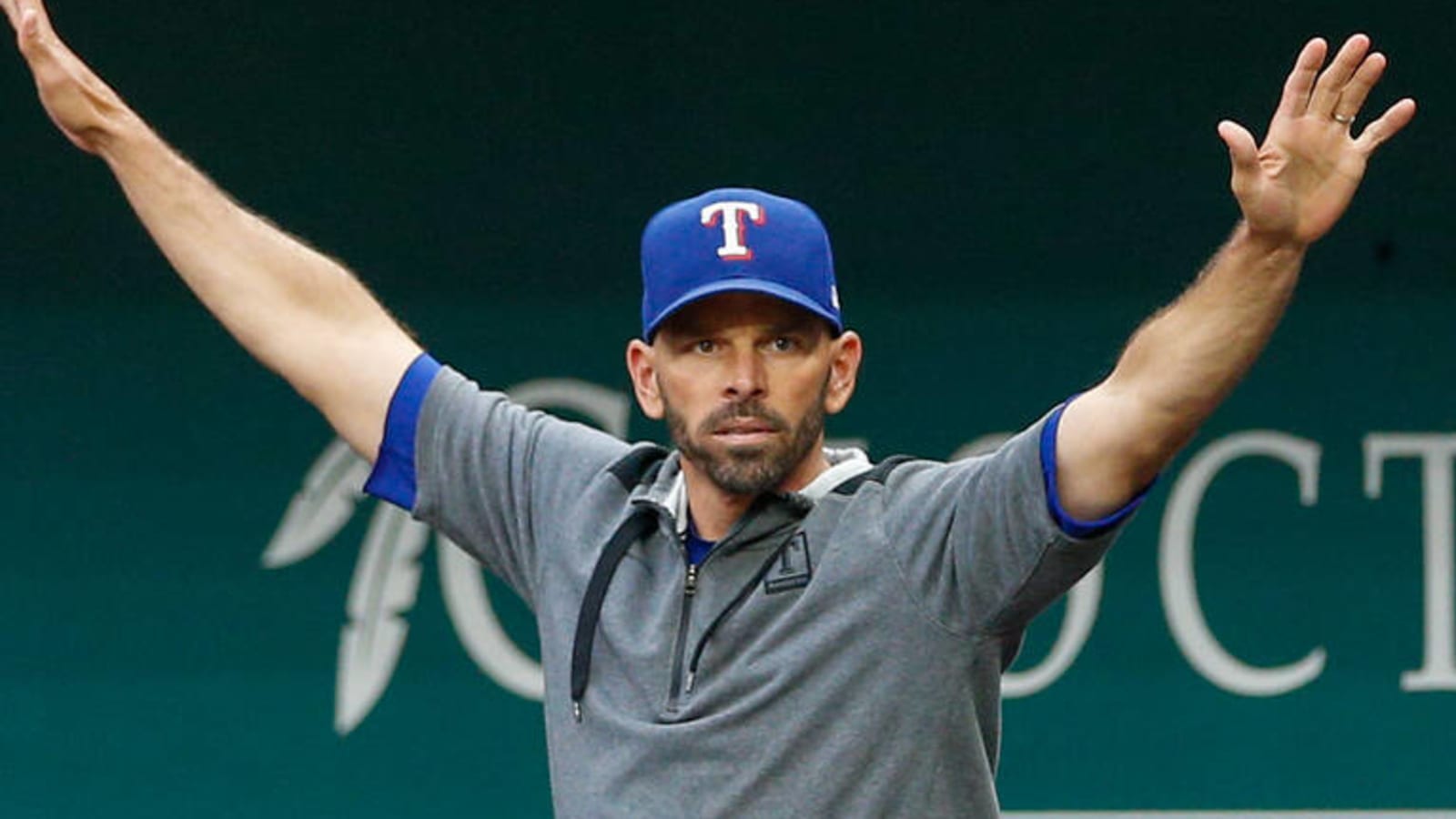 Rangers manager blasts Yankee Stadium short porch after loss