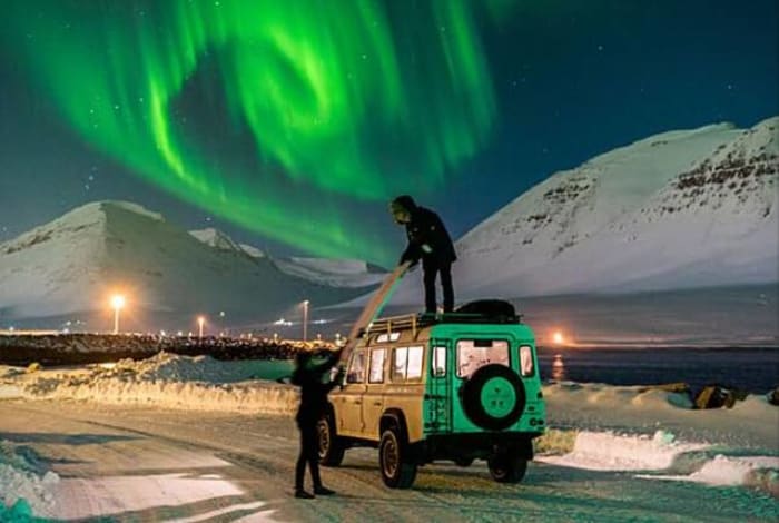 "Under an Arctic Sky" (2017)