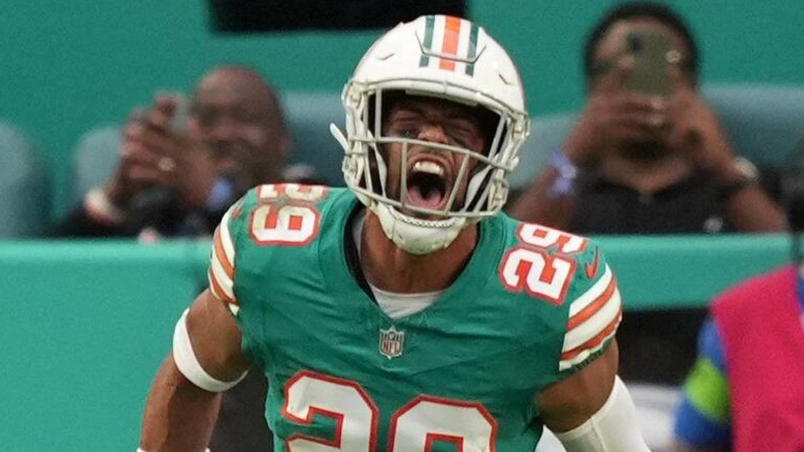 Denver Broncos To Sign Dolphins Safety To Three-Year Deal