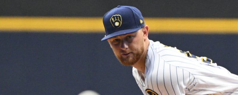 Former Brewers starting pitcher signs with division rival