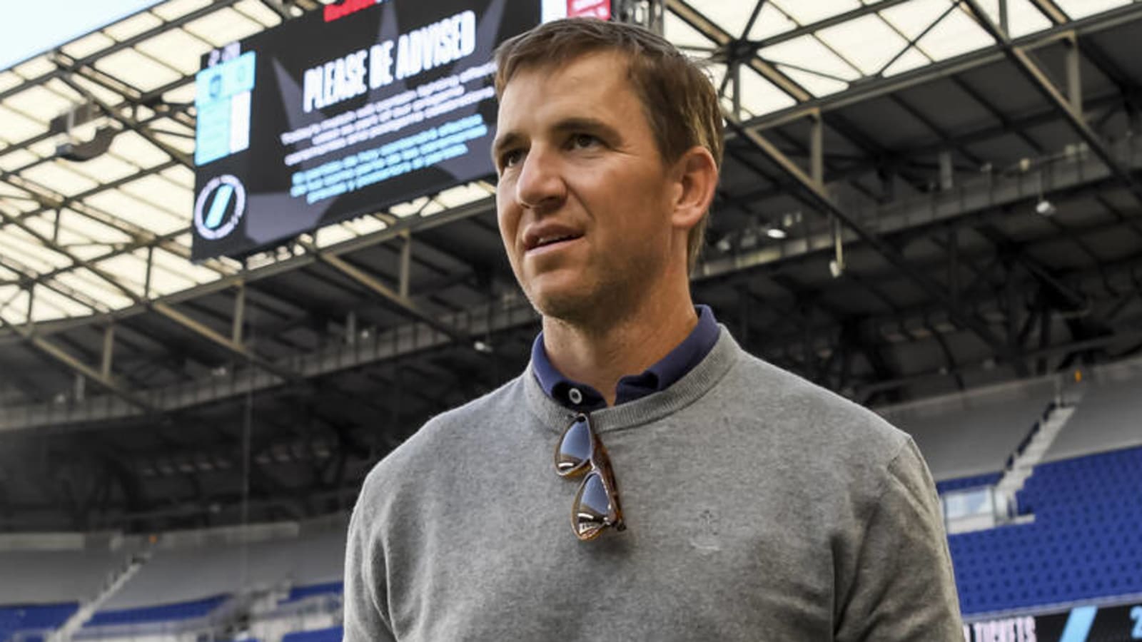 Eli Manning hilariously gets in on Tom Brady roast