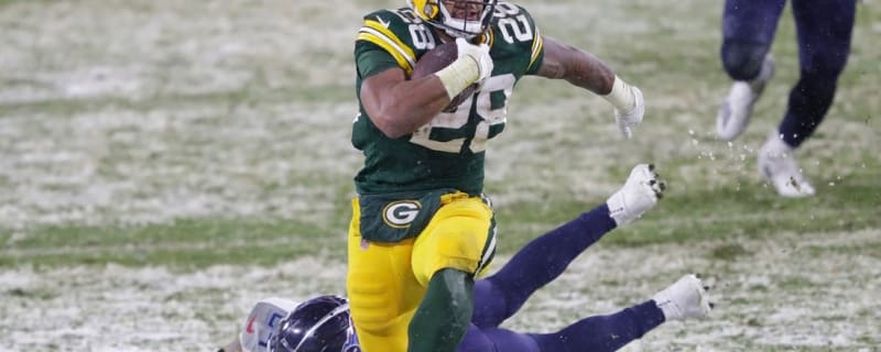 Reports: Eagles sign RB AJ Dillon to 1-year deal